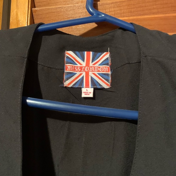 black blazer - Picture 3 of 4